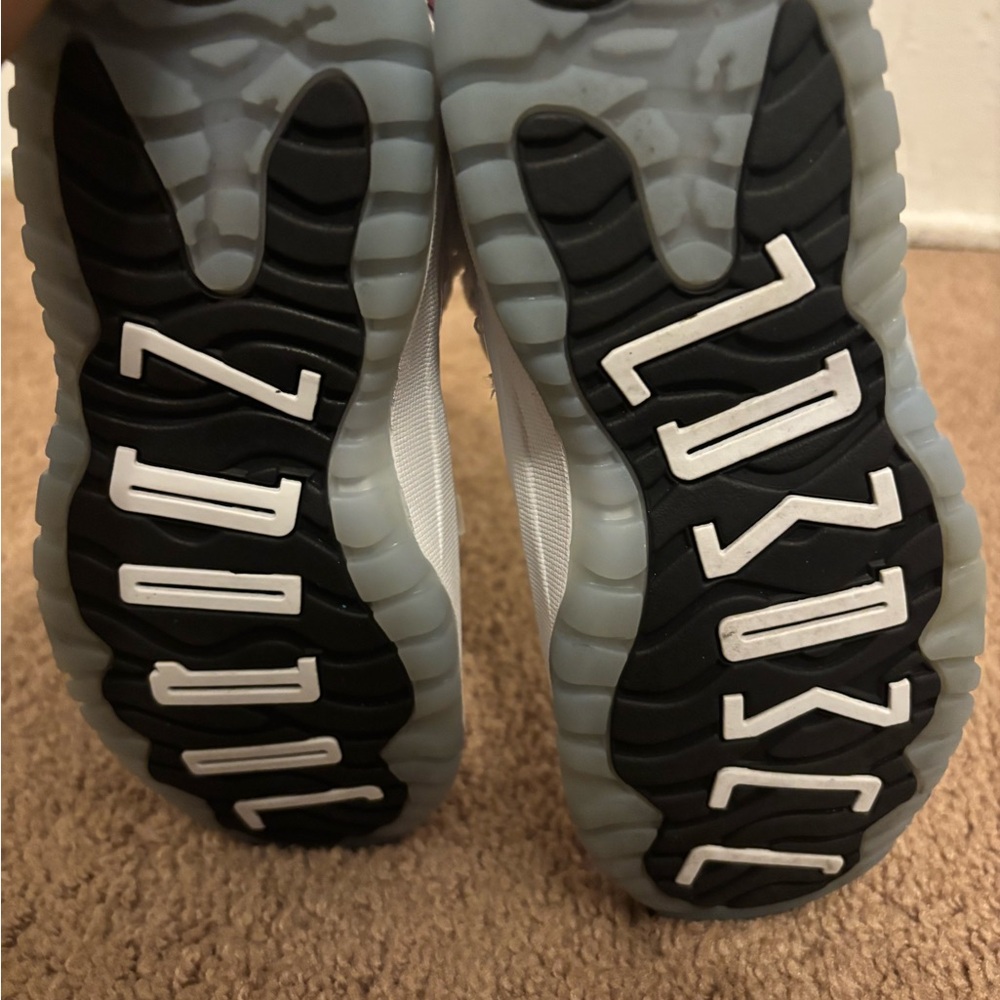 Jordan 11 Shoes - Picture 4 of 5